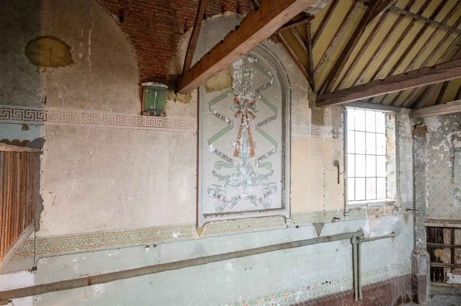 Uitzonderlijk renovatieproject met authentieke kapel! foto 7