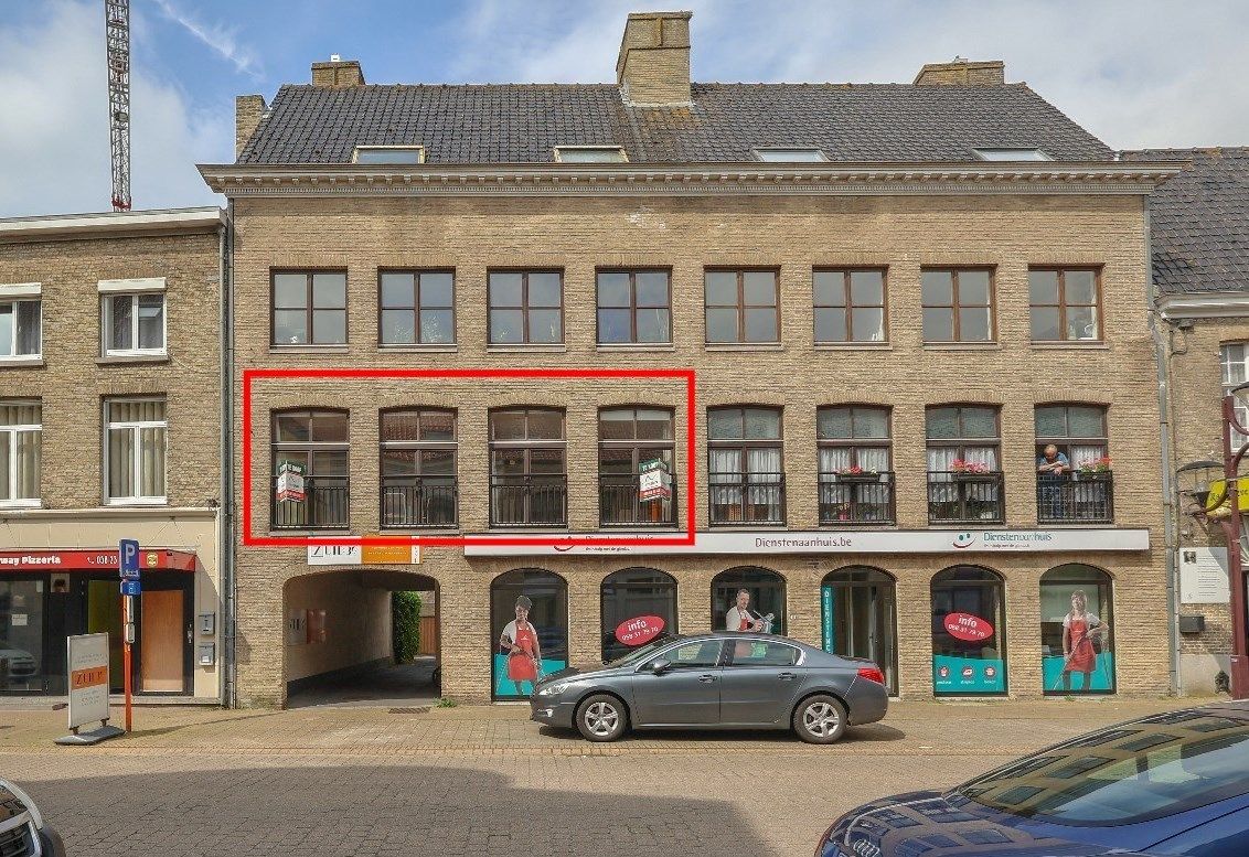 Ruim 2 slaapkamerappartement in het centrum van Veurne foto 1