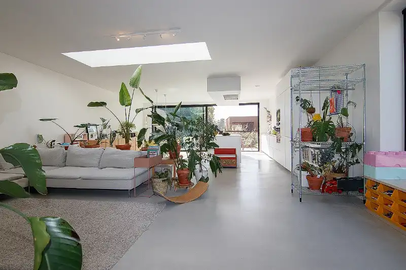 Zeer recent, doordacht en ingrijpend gerenoveerde gezinswoning gelegen op een zeer gewilde locatie! foto 8