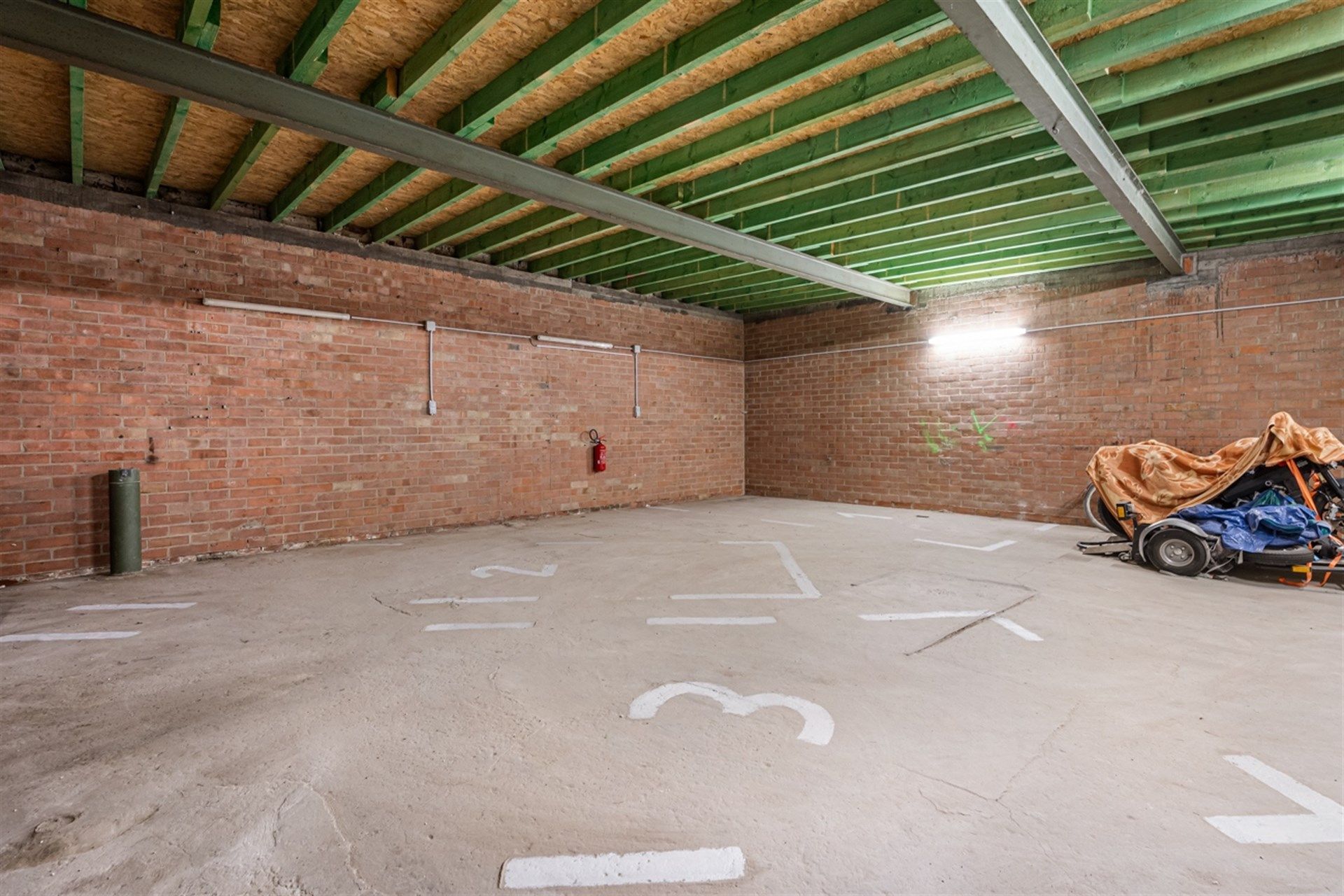 Instapklaar en volledig vernieuwd appartement met ruim terras in het hart van de stad foto 17