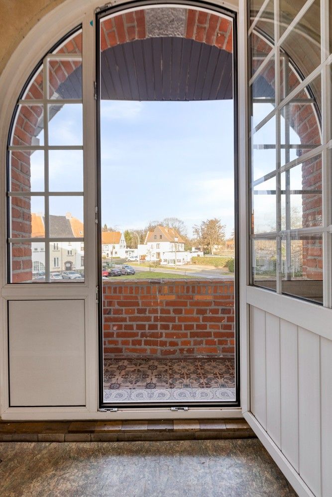 Te renoveren rijwoning met veel potentieel in hartje Genk foto 21