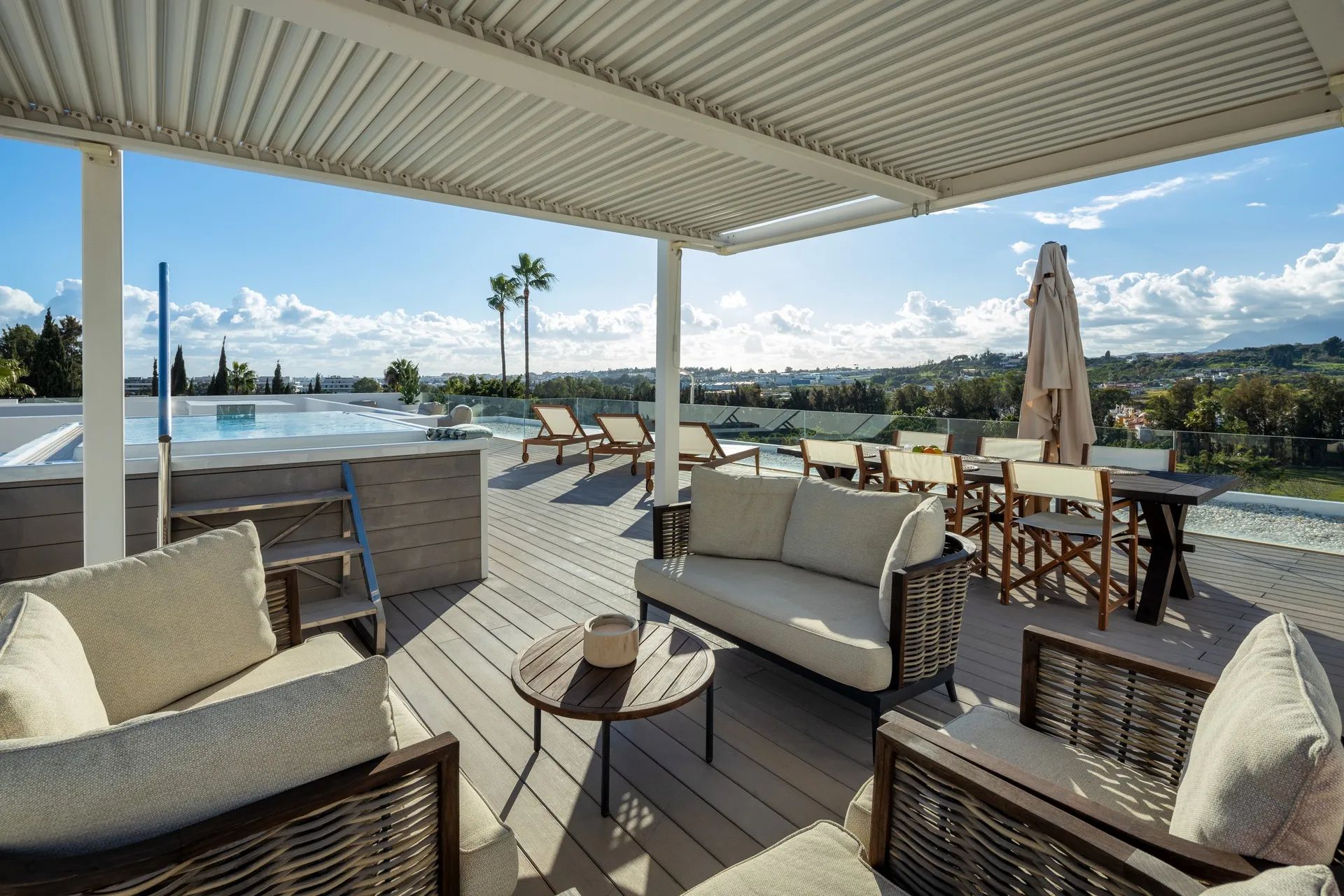 Moderne luxe aan de golfbaan – villa met adembenemend uitzicht in het hart van Nueva Andalucía foto 20