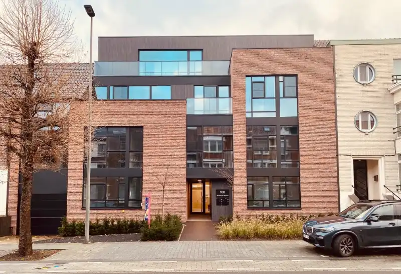 Instapklaar 2 slaapkamer appartement vlakbij centrum foto {{pictureIndex}}