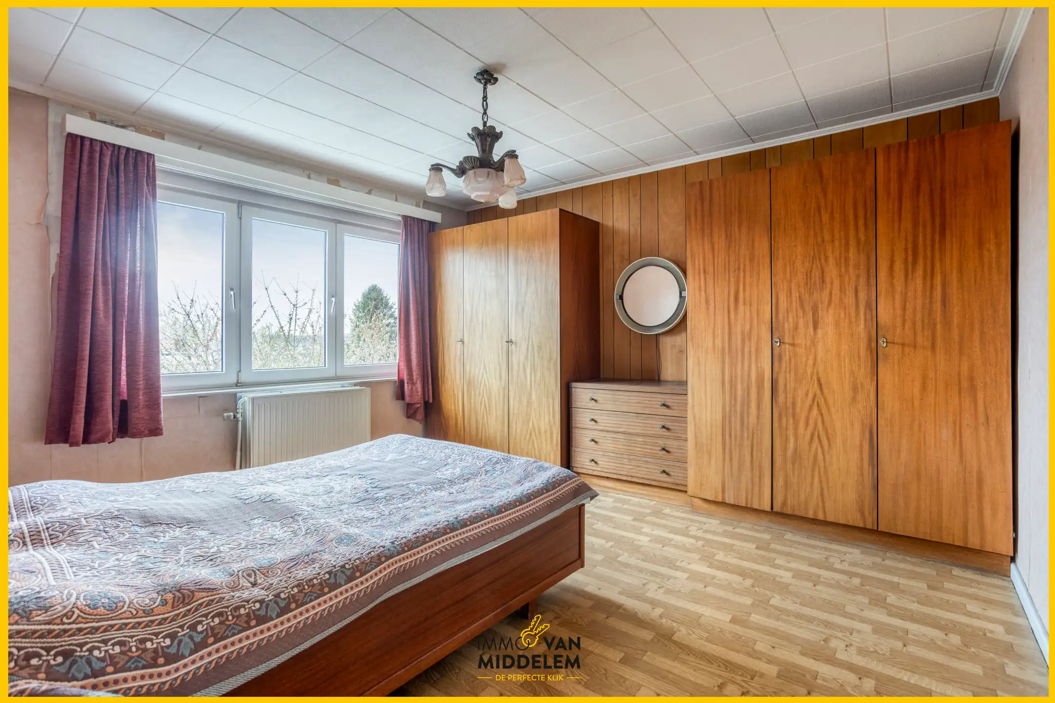 DEELS TE RENOVEREN WONING MET 4 SLPK, TERRAS, TUIN EN GARAGE foto 9