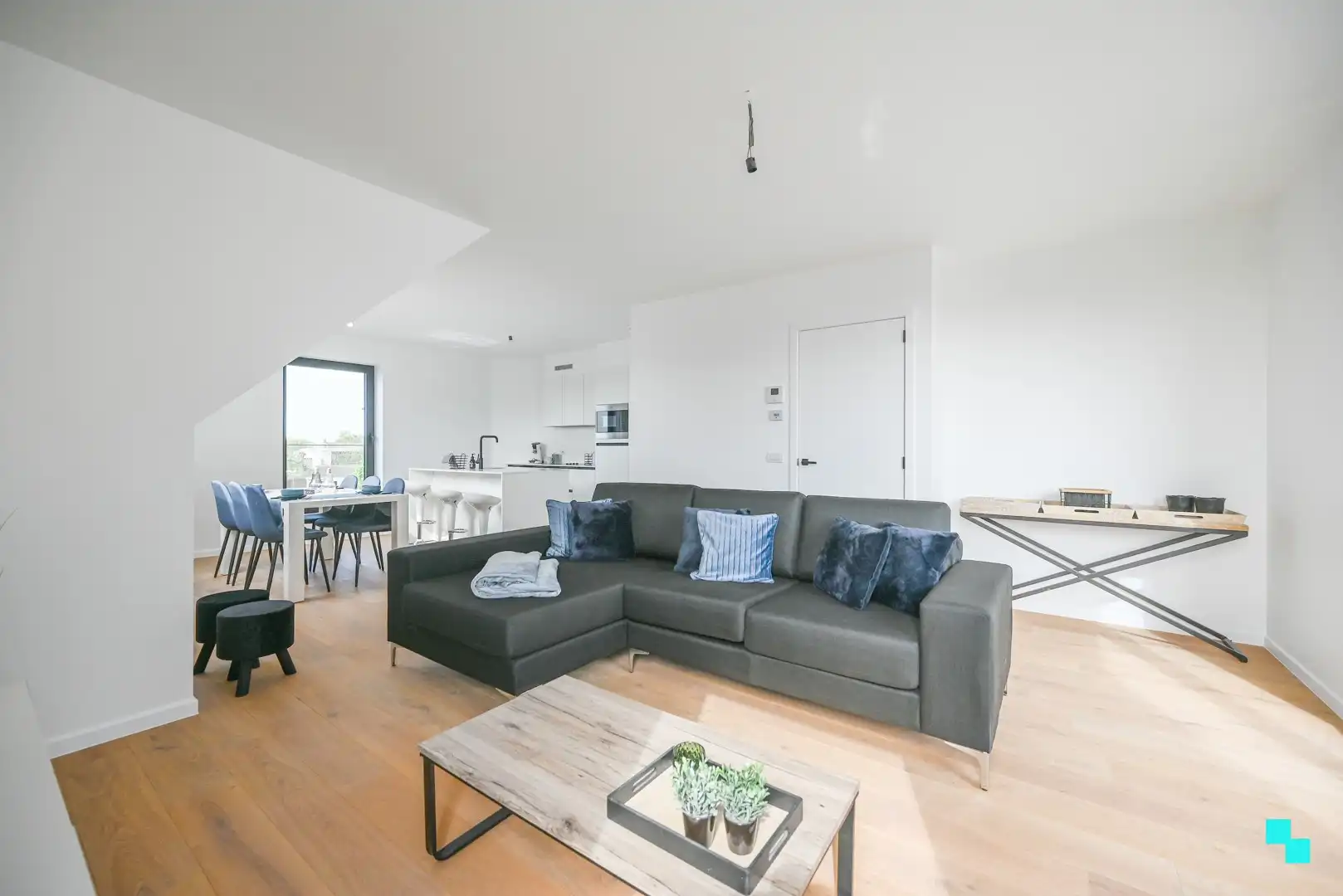 Energiezuinig tweeslaapkamerappartement met terras in Beveren-Leie! foto {{pictureIndex}}