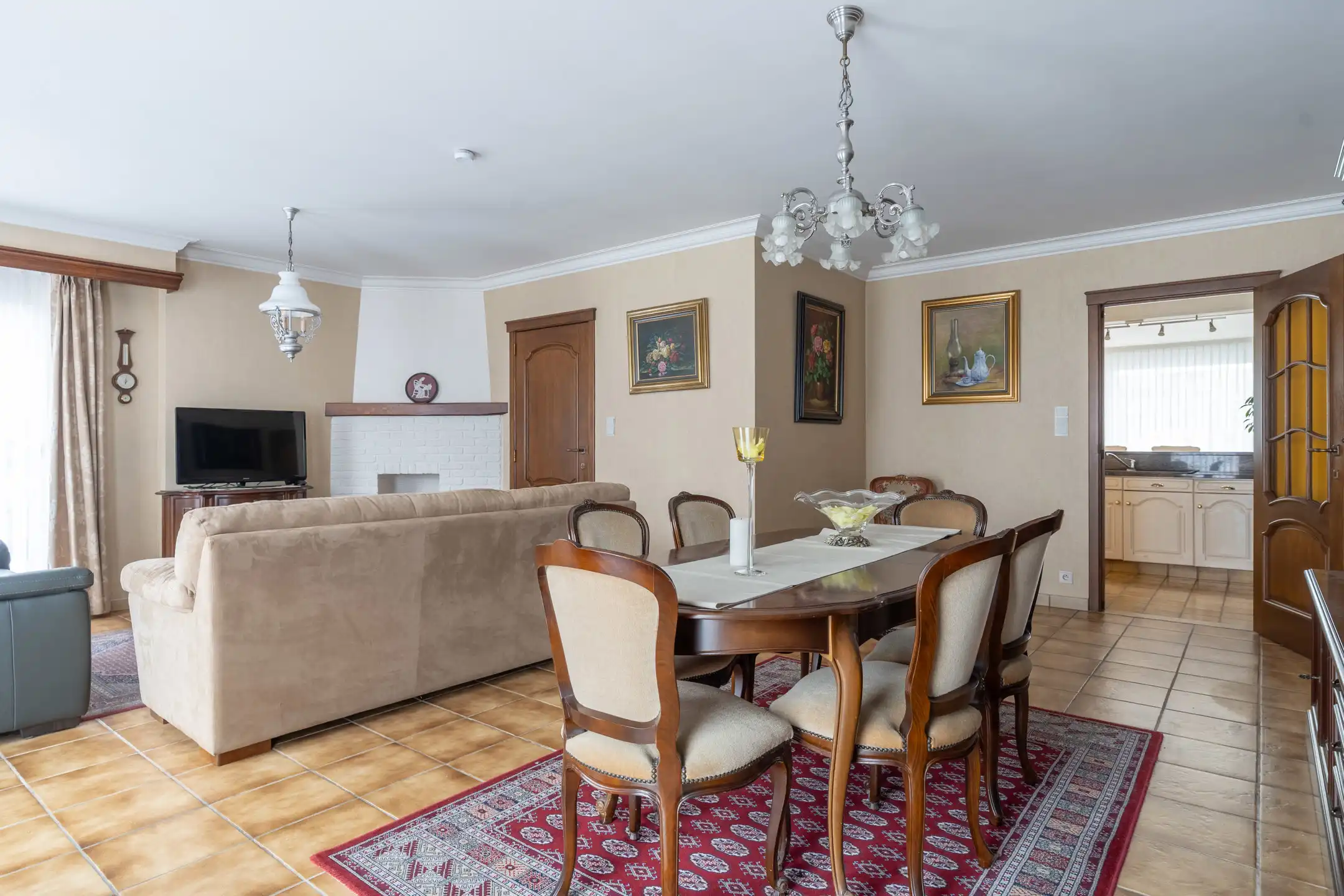 Gunstig gelegen woning met 3 slpks en garage op  505 m² foto 9