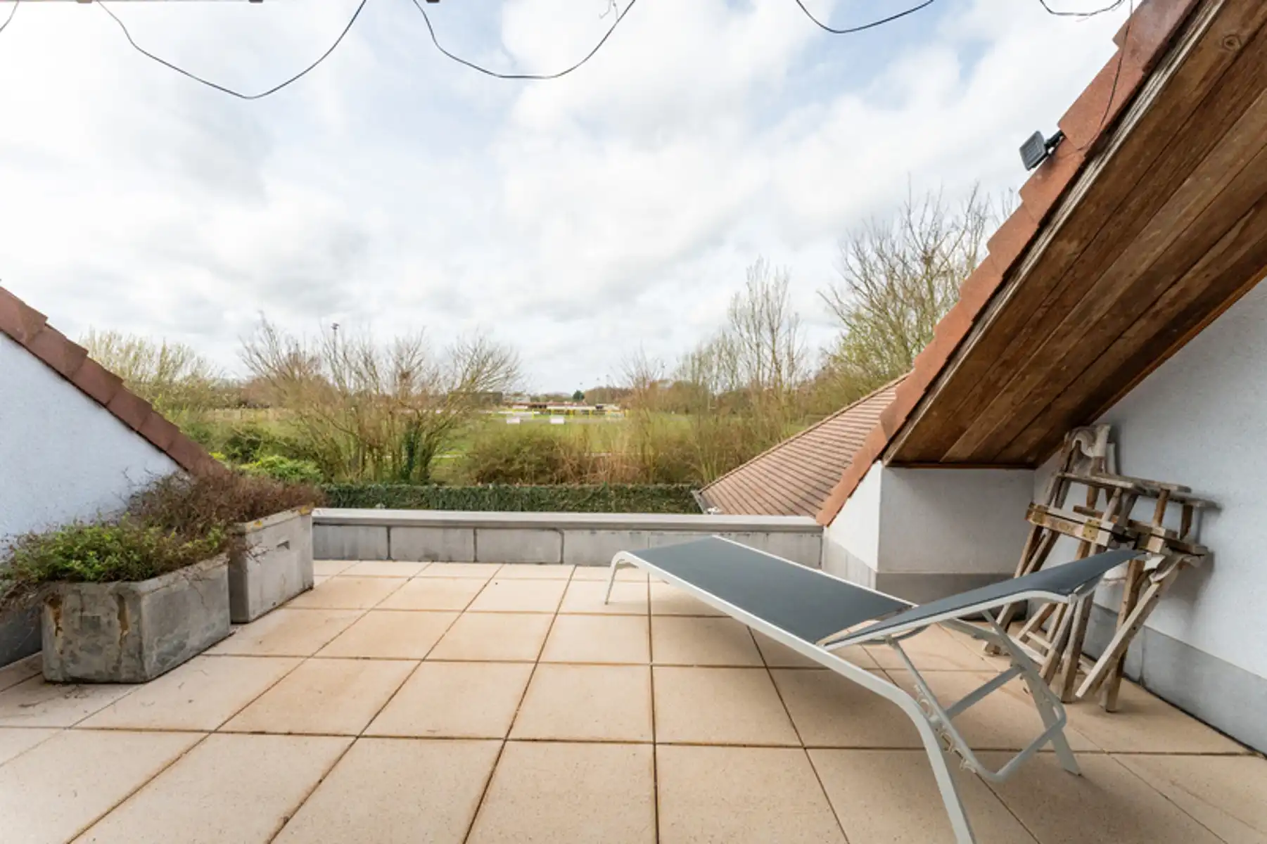 Lichtrijke en residentieel gelegen villa  foto 26