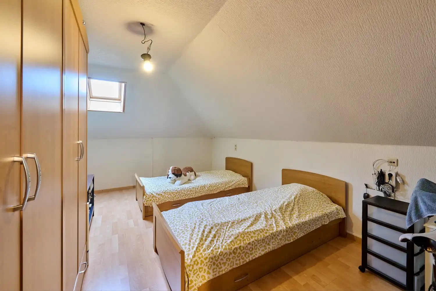 Prachtige instapklare villa met heerlijke leefruimtes voorzien van alle comfort, 4 slaapkamers, 3 badkamers, een perfect aangelegde tuin in alle privacy foto 17