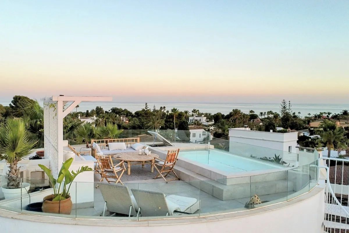 Unieke villa op wandelafstand van het strand in Marbesa: luxe wonen met uitzicht tot Gibraltar foto 17