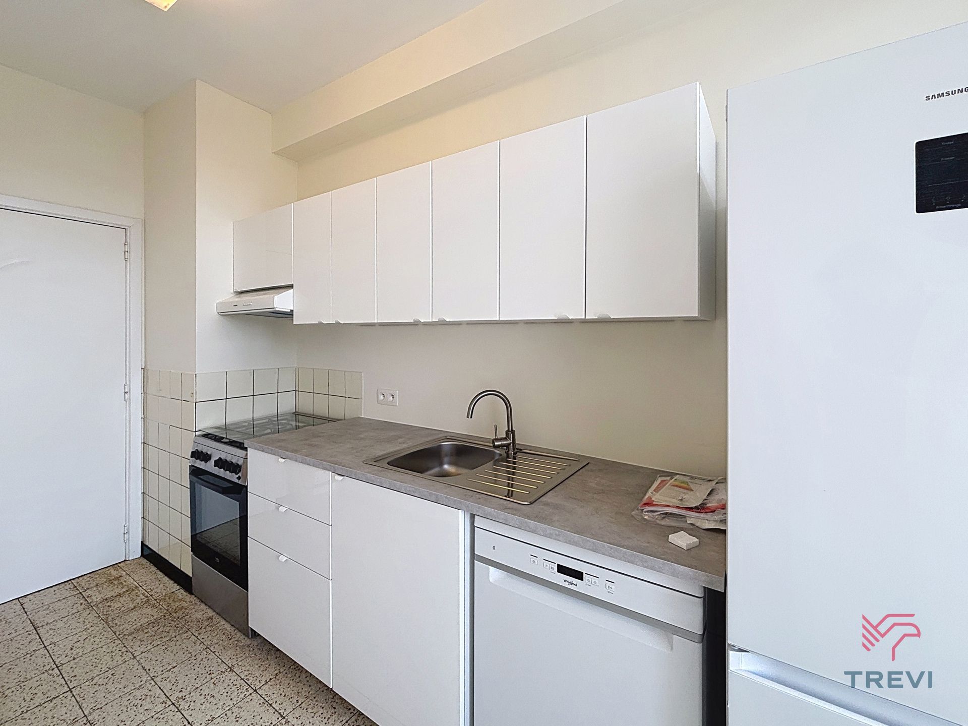UCCLE - Gerenoveerd appartement met 1 slaapkamer foto 8