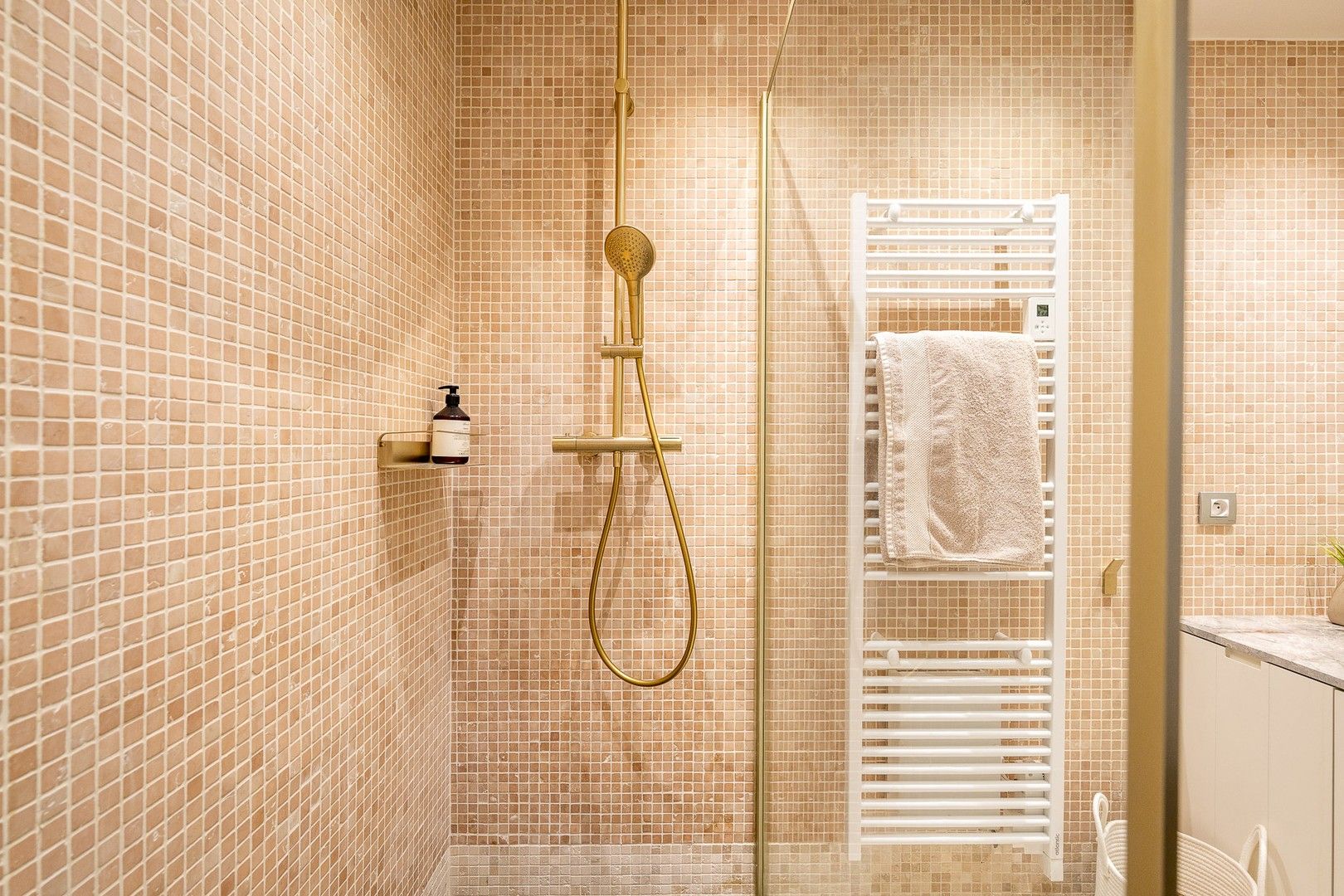 Stijlvol 1-slaapkamerappartement op de Wandeldijk foto 25