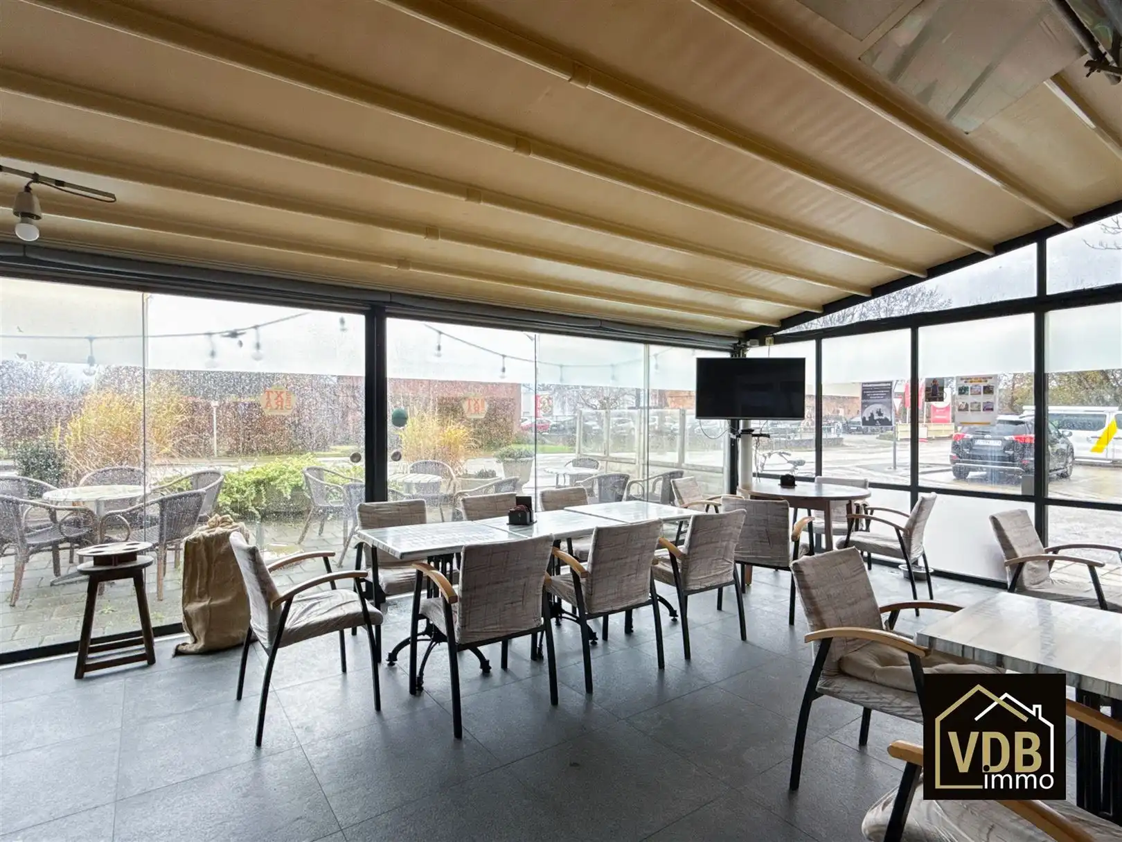 HANDELSHUIS MET WOONST foto 38