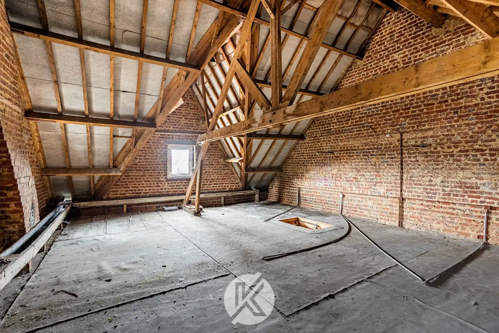 Vrijstaande, robuuste woning nabij het centrum foto 24