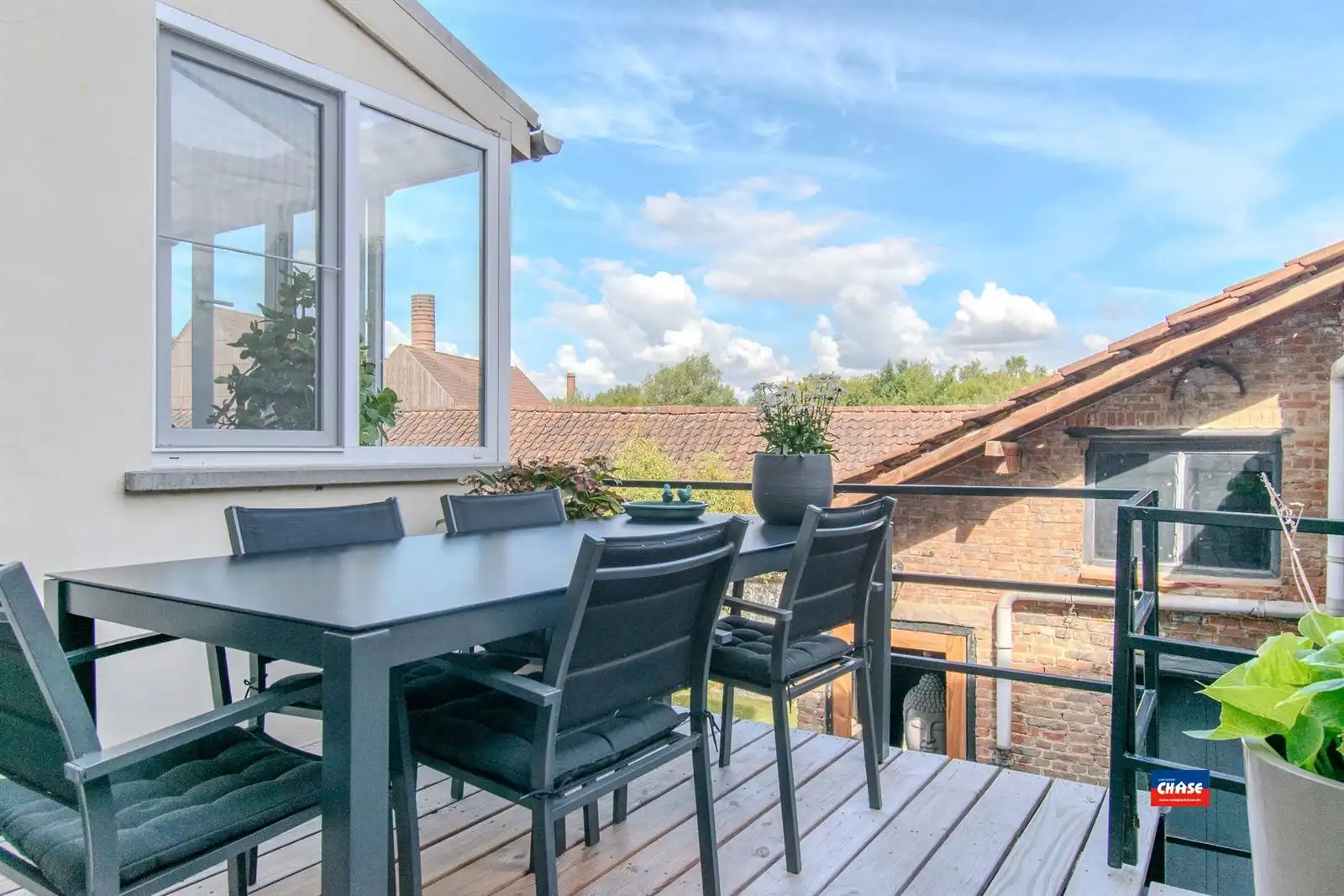 Authentieke woning met zes slaapkamers en tuin met toegang naar de steenbakkerij foto 11