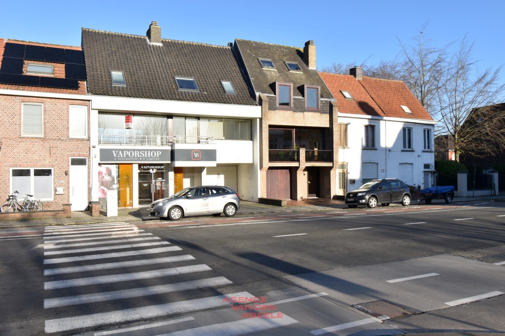 Zeer ruime duplexappartement met 3 slaapkamers en staanplaats foto {{pictureIndex}}