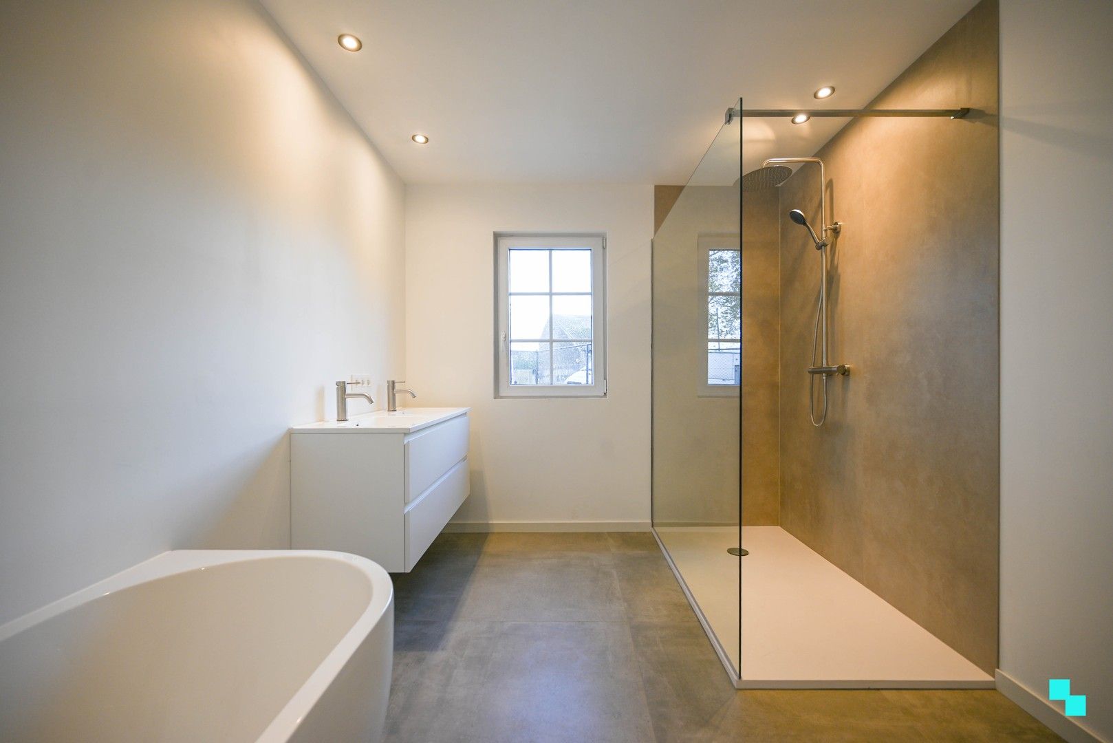 Volledig gerenoveerde woning met zicht op de velden foto 16