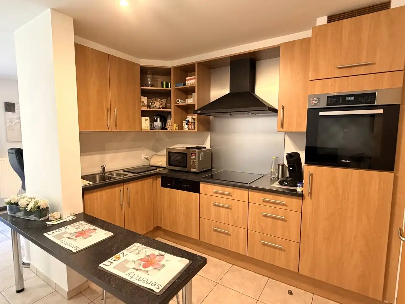 Rustig en uitstekend gelegen 2-slaapkamerappartement met groot terras EN garagebox foto 7