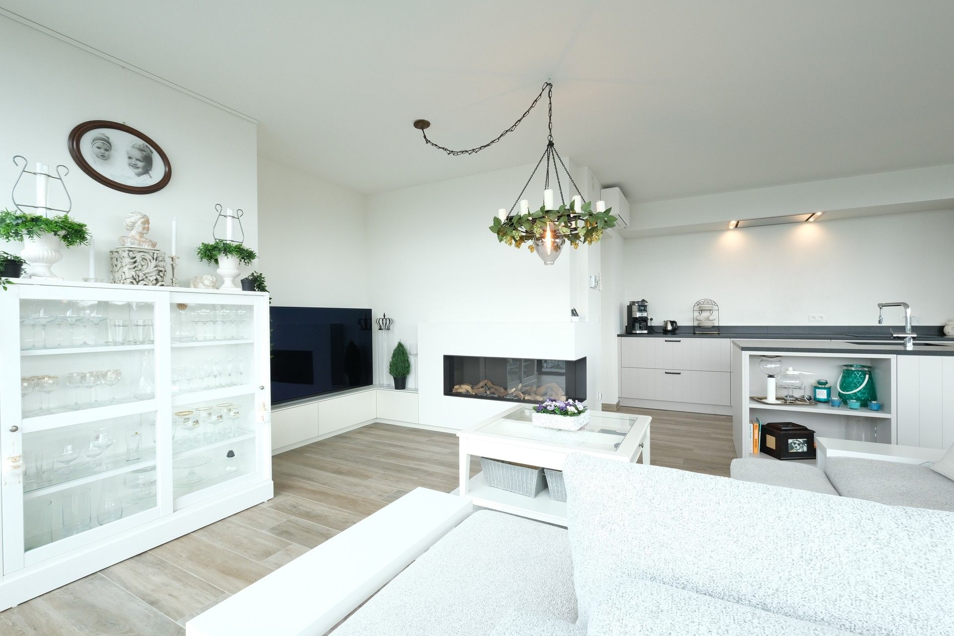 RECENT PENTHOUSE 150M² MET 2 SLP EN RUIM TERRAS VAN 80 m² NABIJ CENTRUM. foto 6