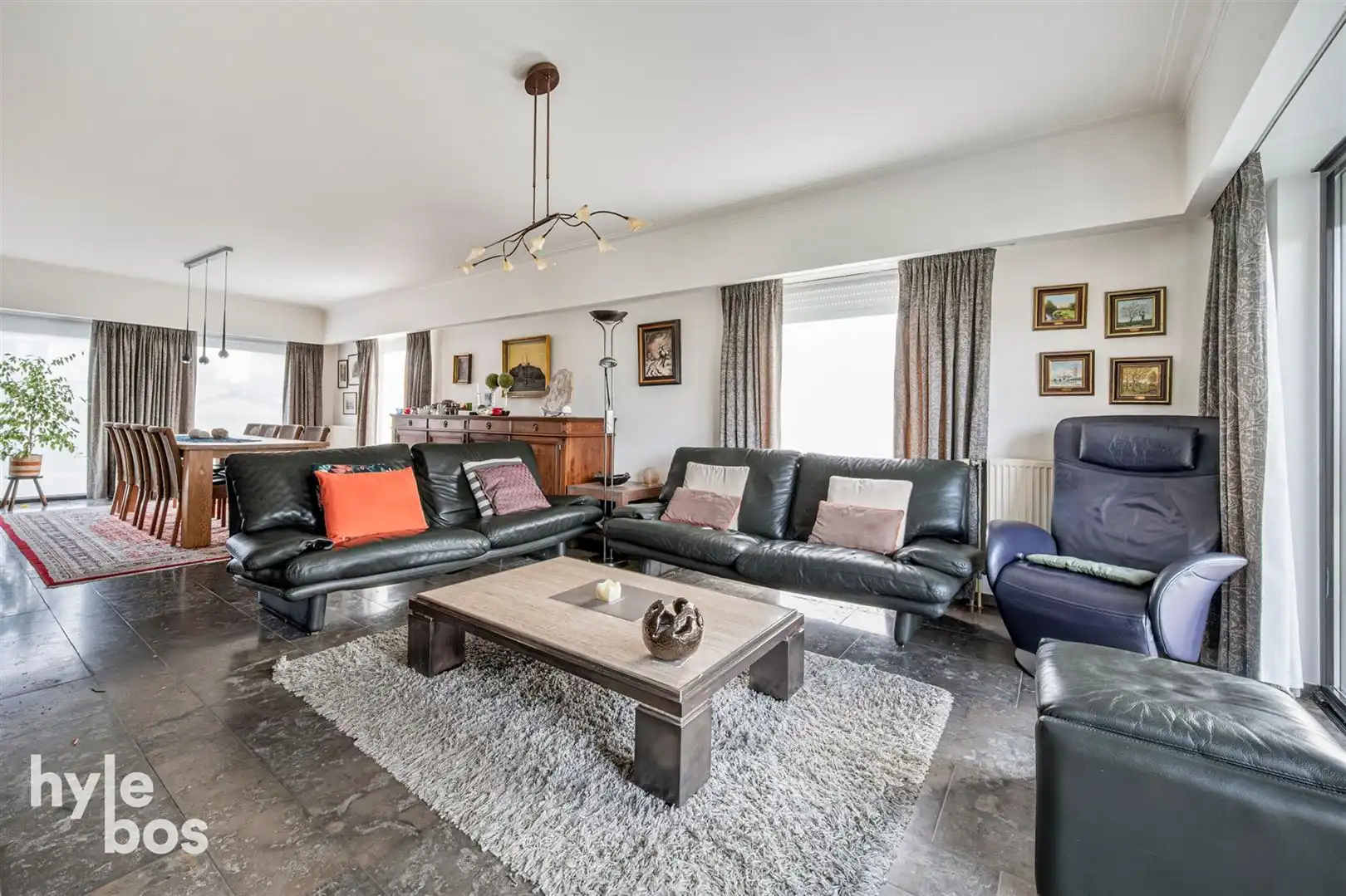 Ruime open bebouwing met 4 slaapkamers, garage en tuin in zeer rustige ligging foto 7