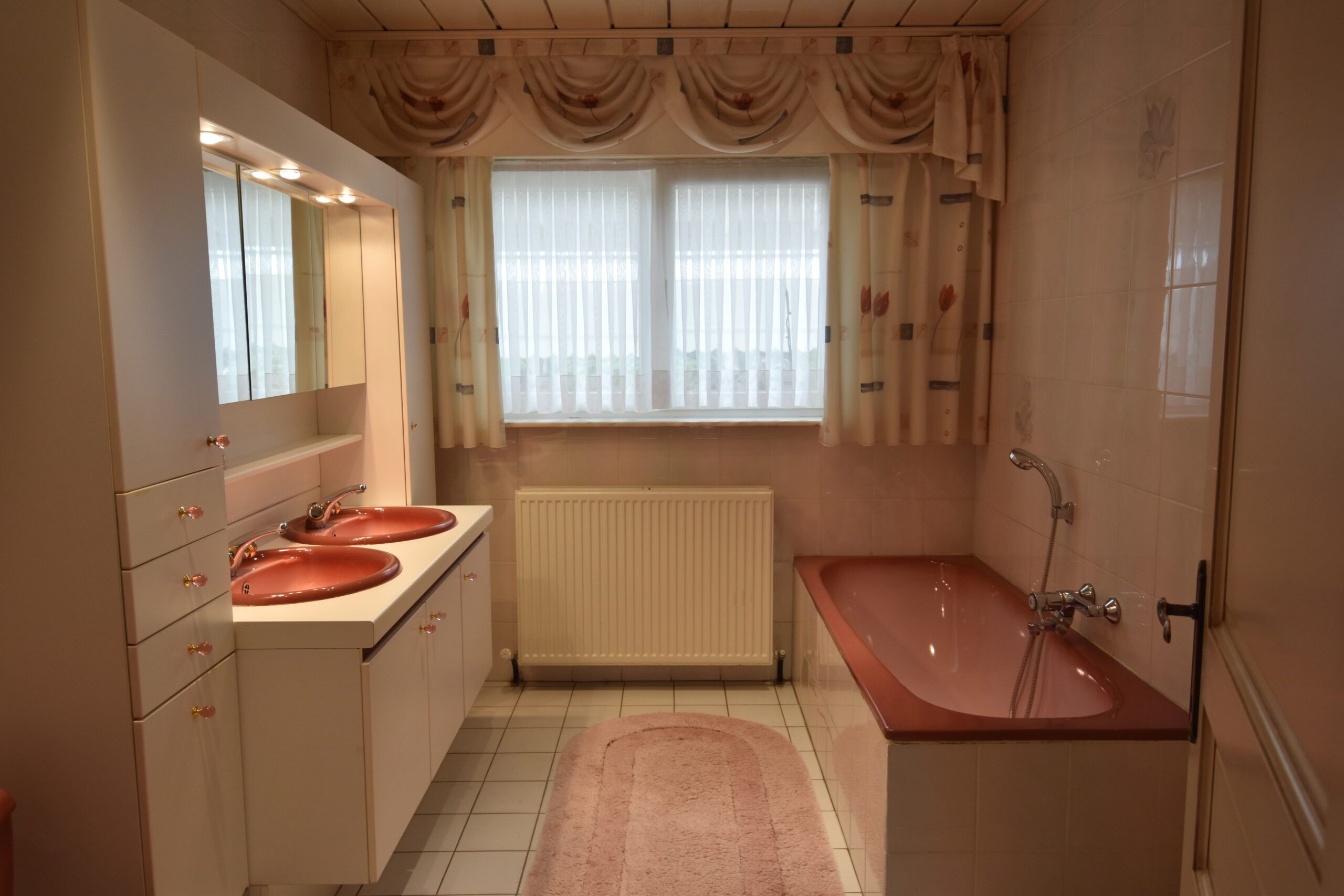 Ruim landhuis met prachtige tuin in rustige straat in Nieuwkerken foto 13