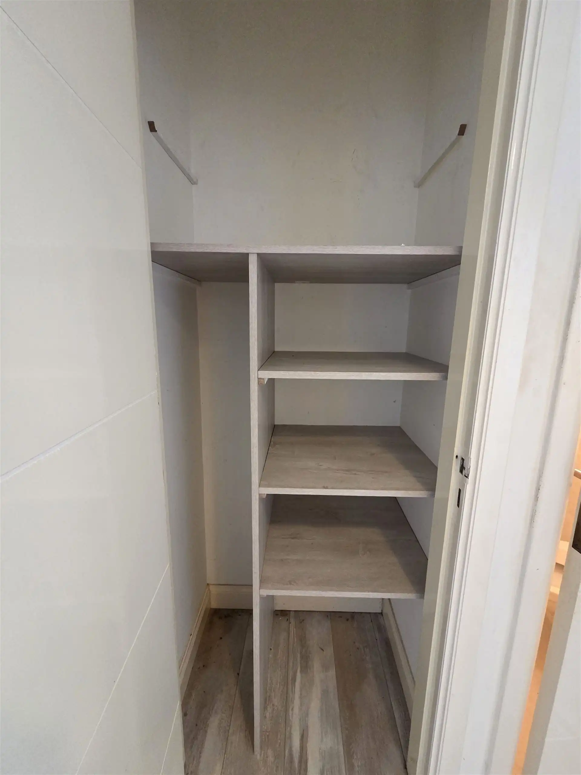 Instapklaar gelijkvloers appartement met zonnige tuin foto 8
