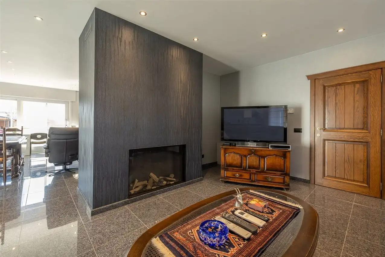 Villa grenzend aan agrarisch gebied met 4slk en opslag foto 9