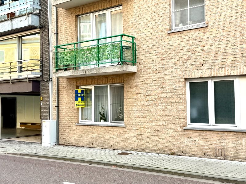 Gelijkvloers appartement met 2 slaapkamers, garage en kelder op centrale ligging foto 2