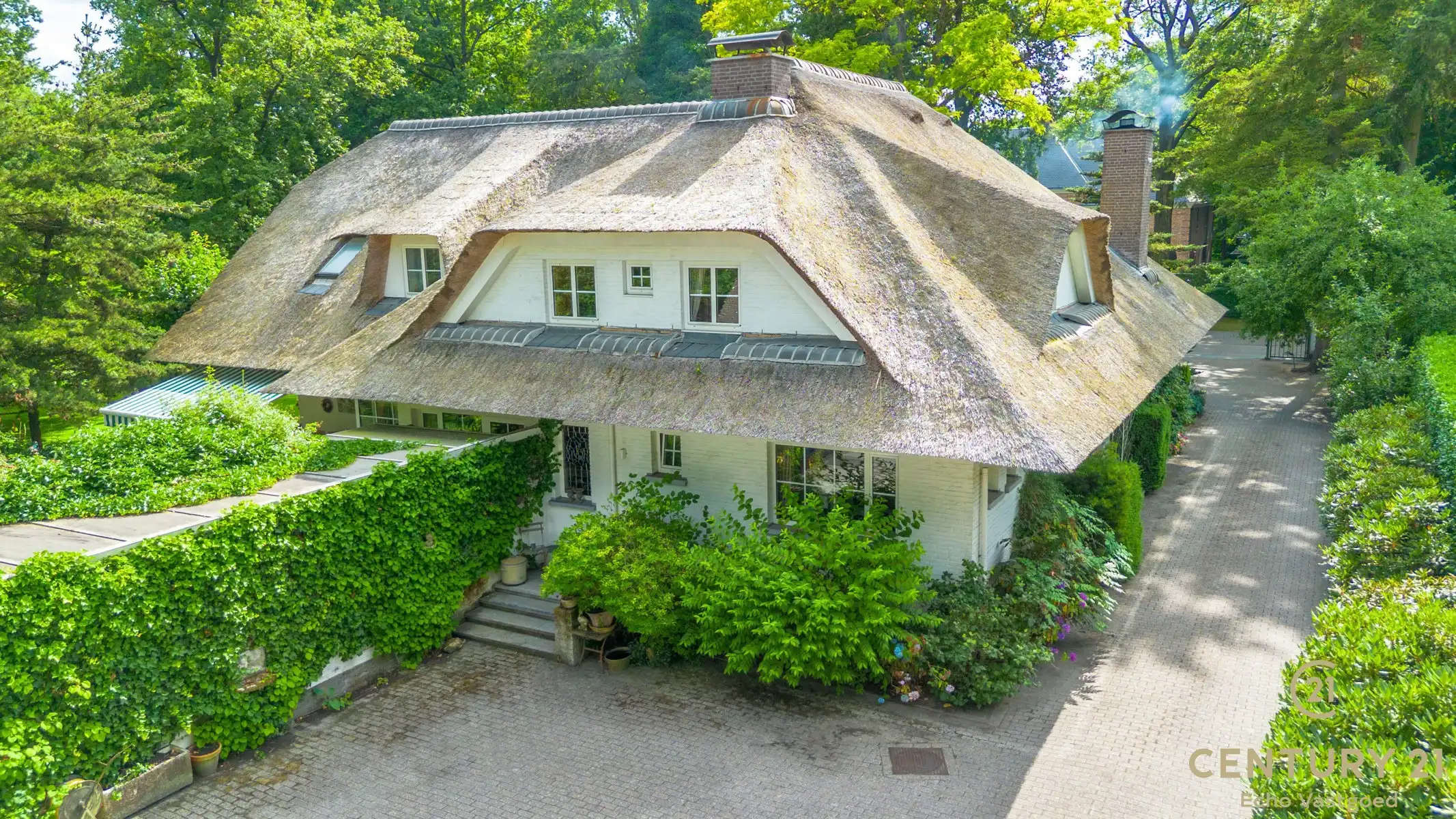Karaktervol landhuis met prachtige tuin op ca 2202m² foto 42