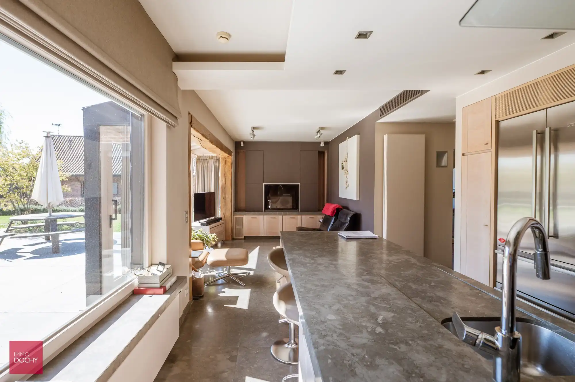 Instapklare ruime villa met grote garage en bijgebouw foto 14