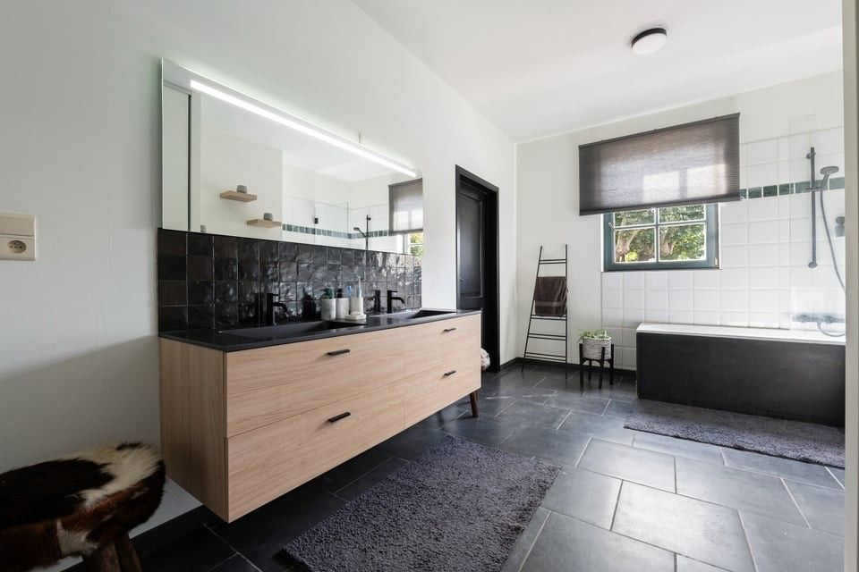 INSTAPKLAAR APPARTEMENT MET 2 SLKS, 2 AUTOSTAANPLAATSEN EN GEMEENSCHAPPELJKE TUIN OP TOPLOCATIE foto 21