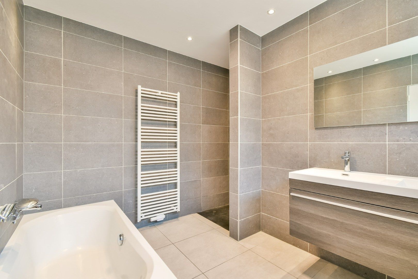 Instapklare en energiezuinige woning in het hart van Kortemark! foto 10