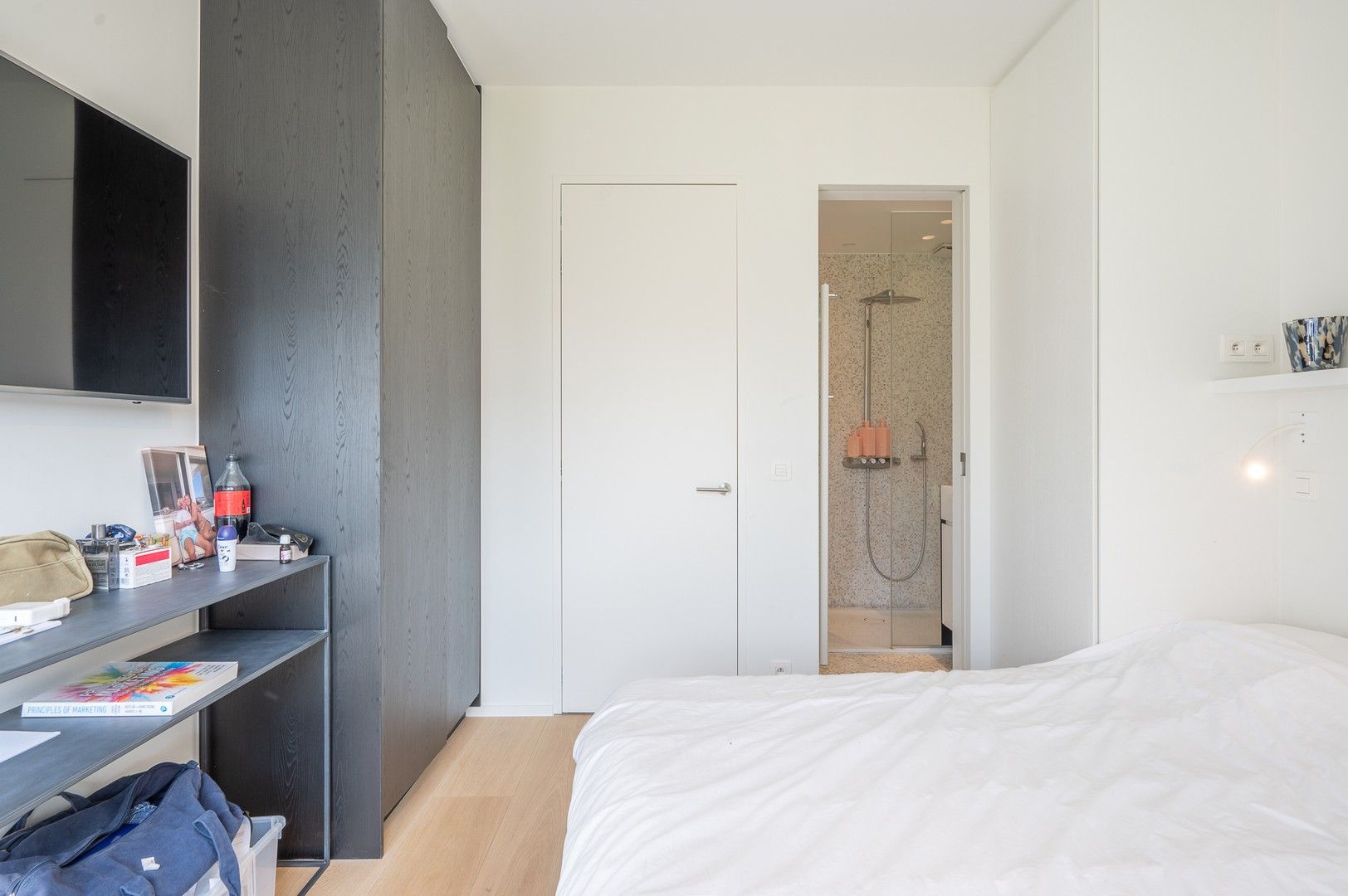 Prachtig tuinappartement met zonnige tuin in een villa residentie in het Zoute op enkele stappen van de zee en de winkels. foto 25