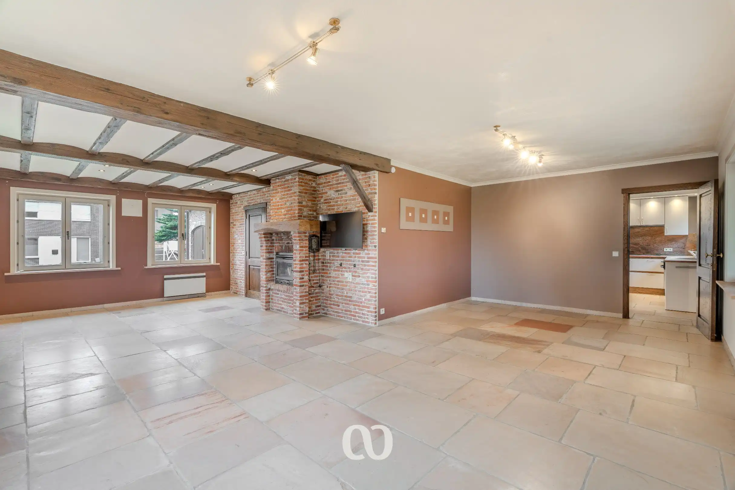 Karaktervolle en ruime woning met 3 slaapkamers en garage nabij het centrum van Oudenaarde foto 3