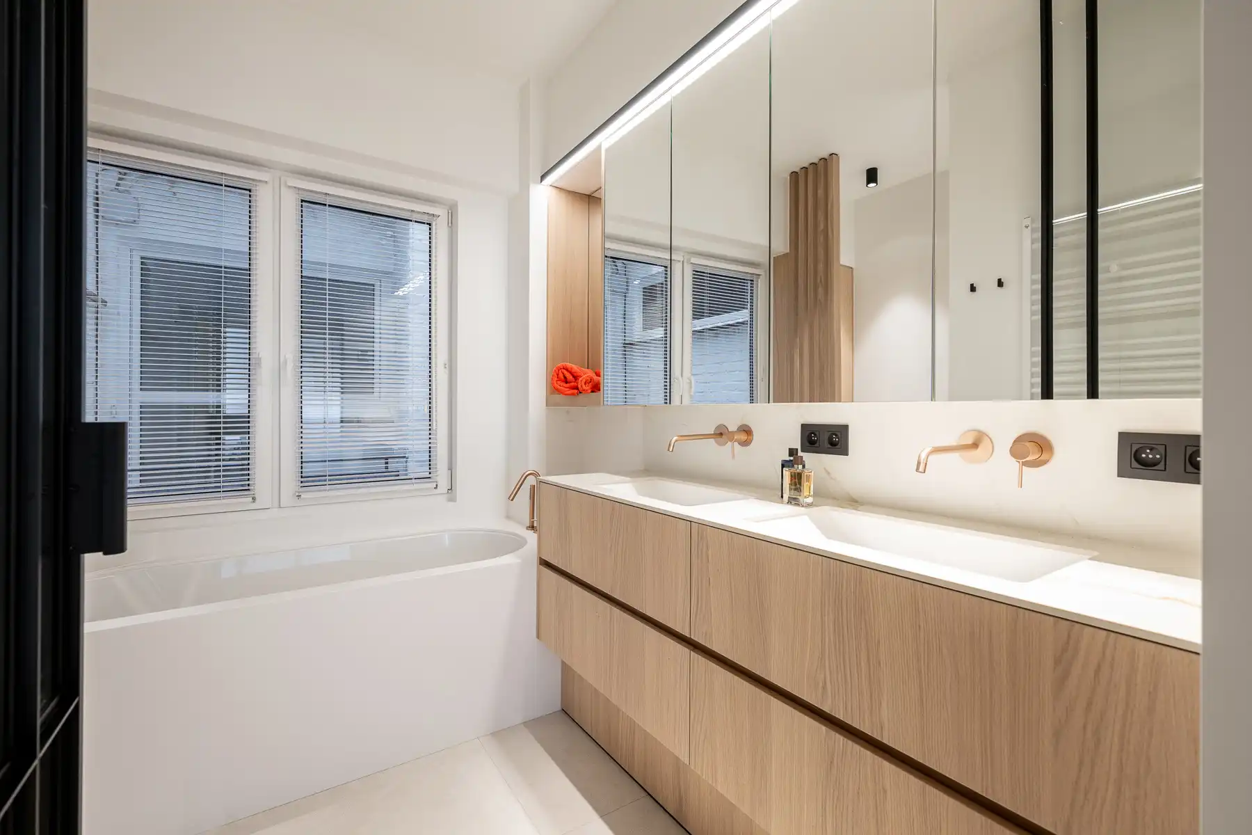 Luxueus gerenoveerd en lichtrijk appartement - Zoute foto 15