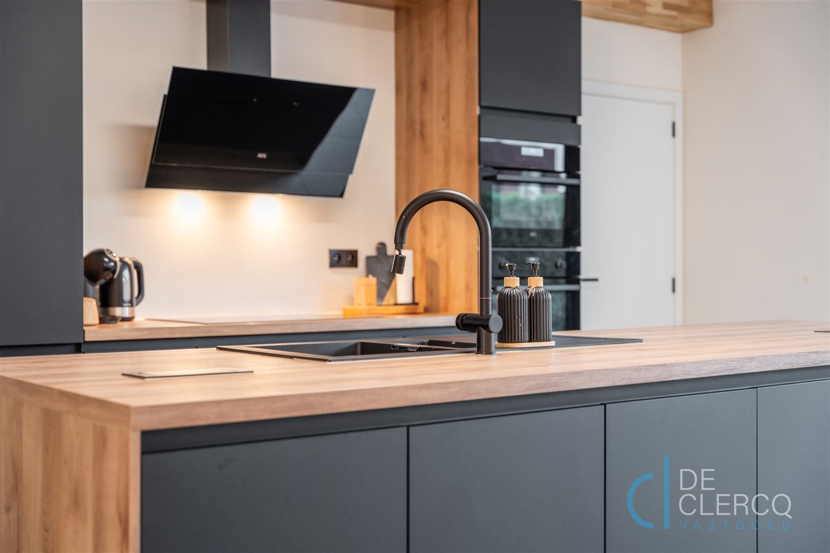 Mooie villa te koop in een rustige woonwijk te Lochristi!  foto 7