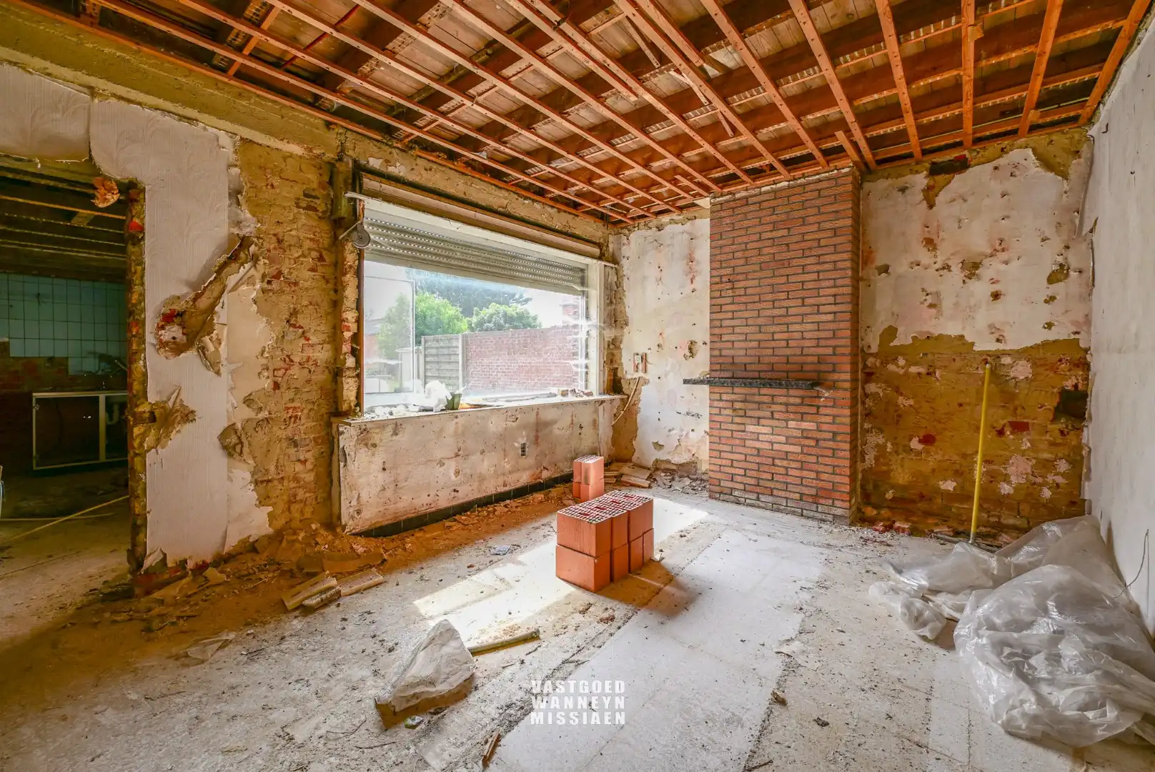 Grondig te renoveren woning op perceel van 1.100 m² met tal van mogelijkheden foto 6