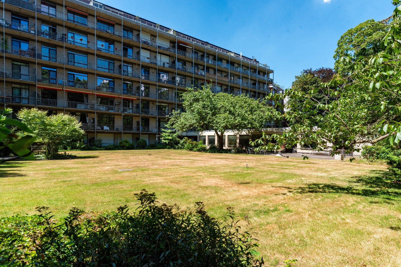 Goed gelegen één slaapkamer appartement foto 16