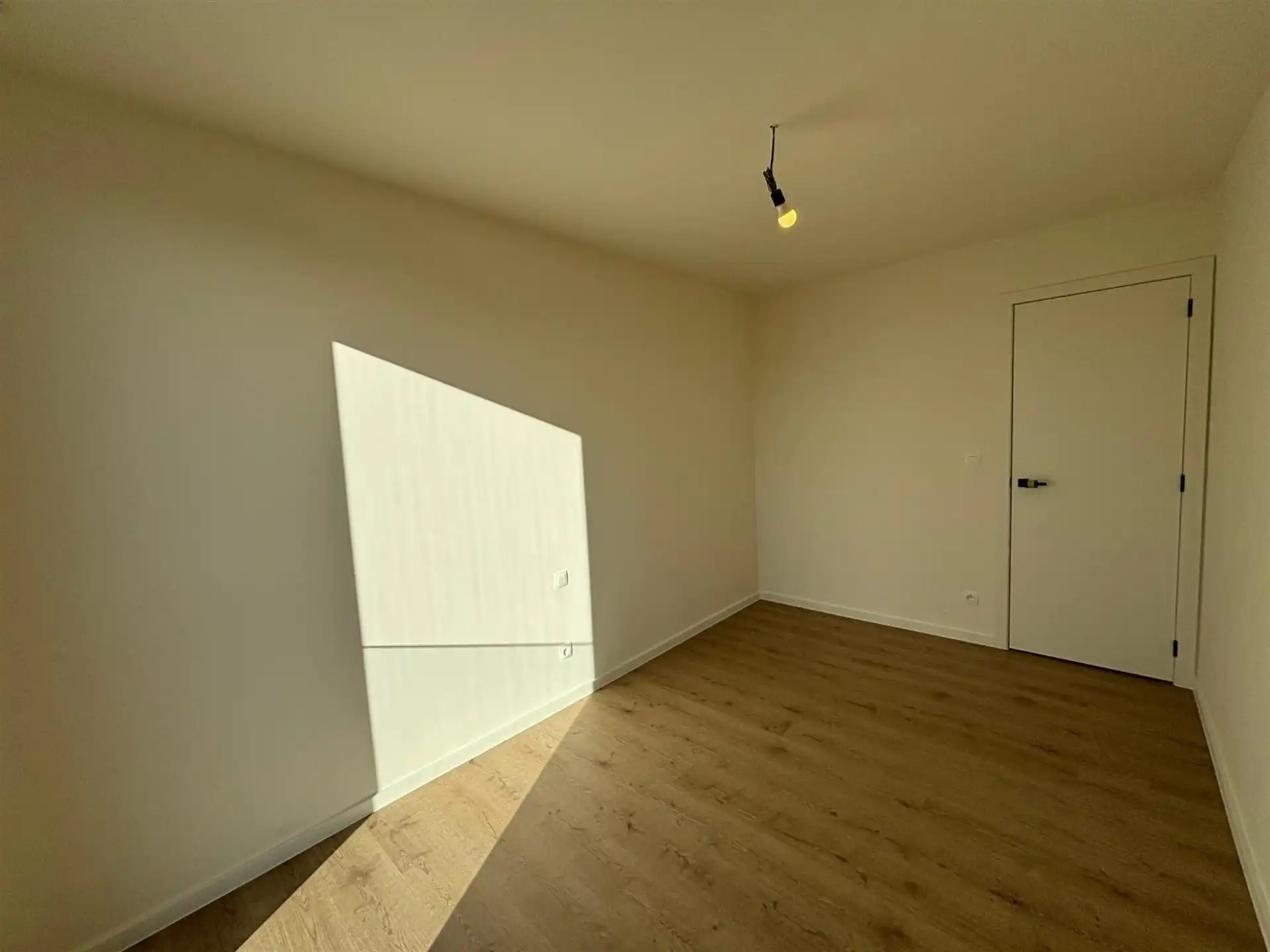 Modern duplex-appartement met private tuin en ruime terrassen in Asse! foto 19