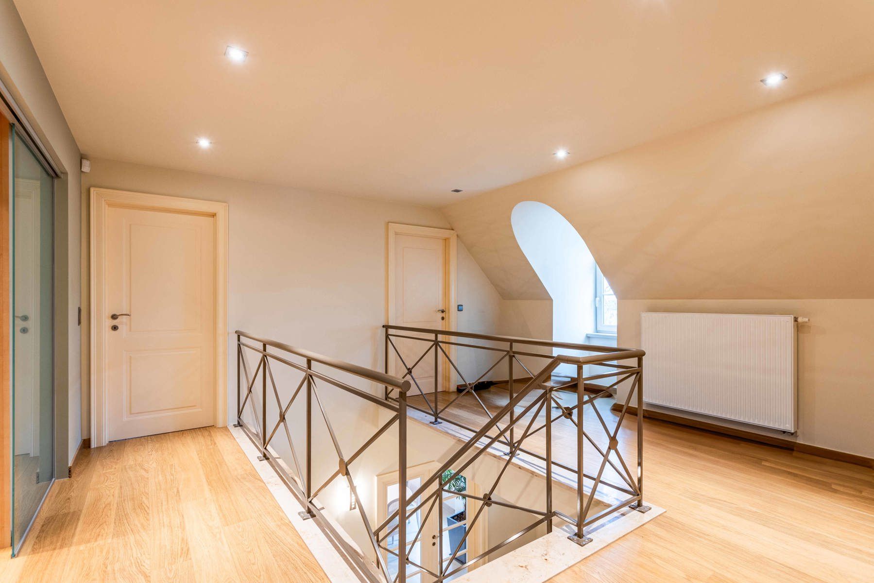 Perfect onderhouden gezinswoning met zwembad in Deux-Acren. foto 16