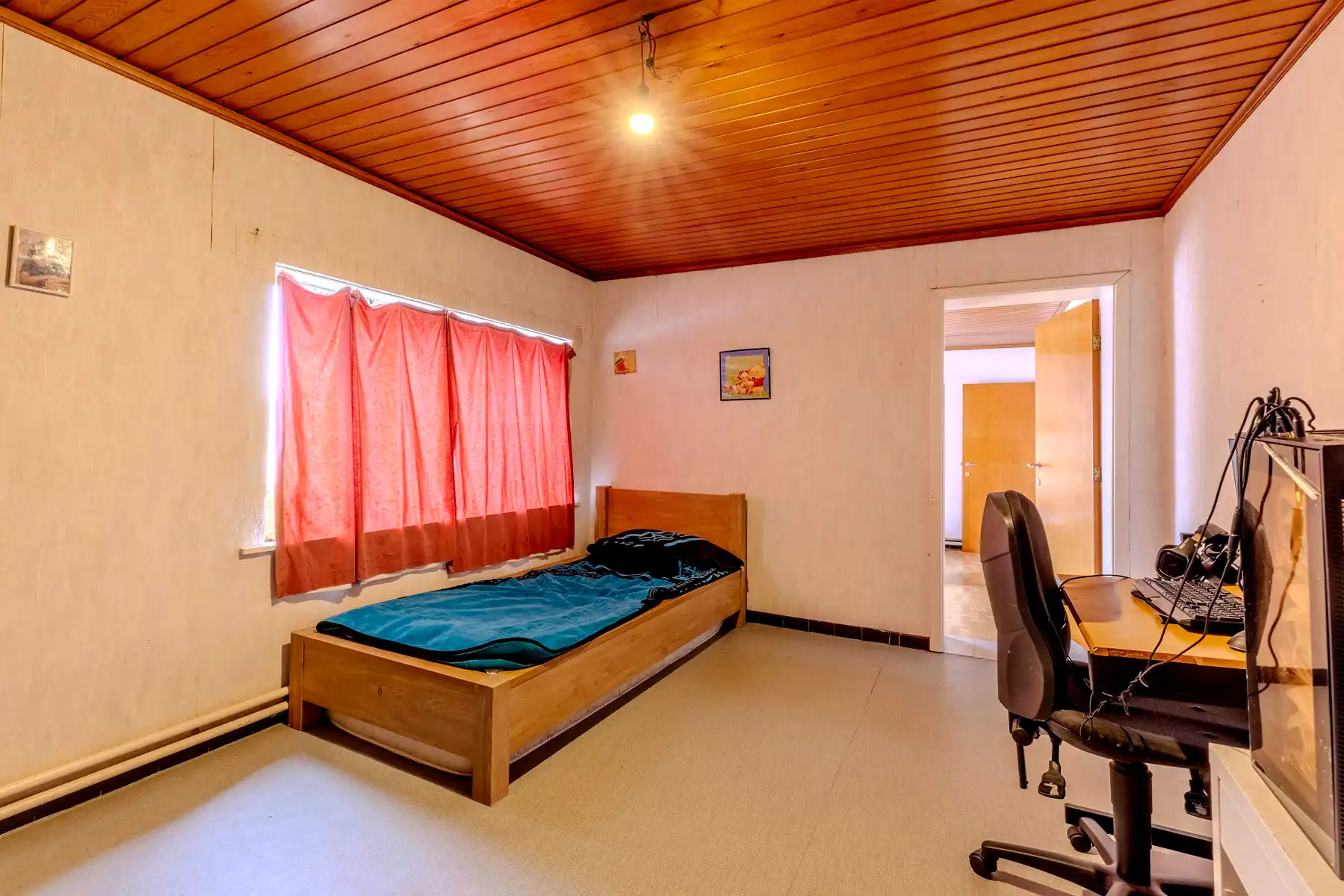 HOB met 3/4 slpk, voor- en zijdeur, garage en tuin op 702m² foto 23