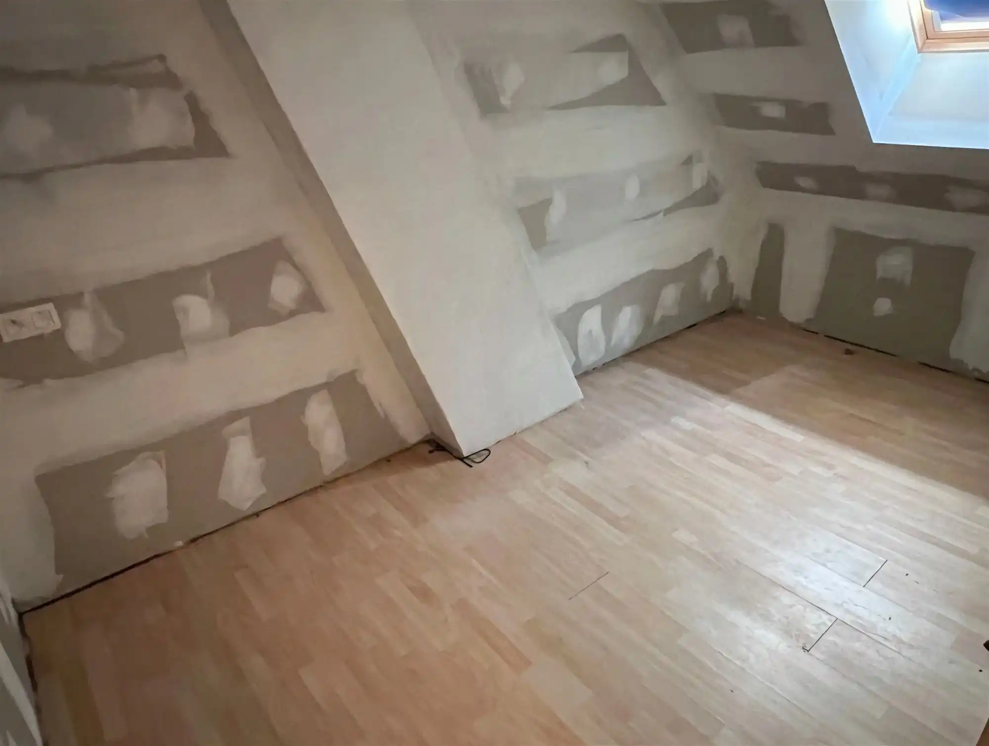 ruime woning met 4 slaapkamers, tuin en achteringang. foto 26