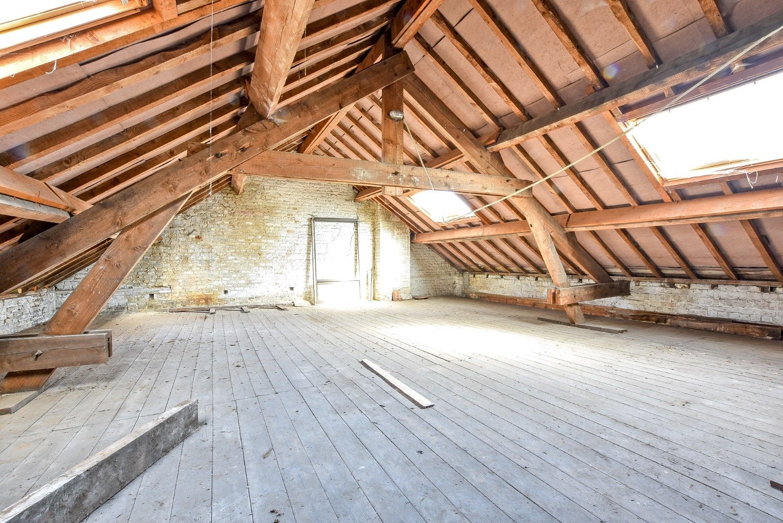 Ruime opslagplaats in centrum Diksmuide! foto 6