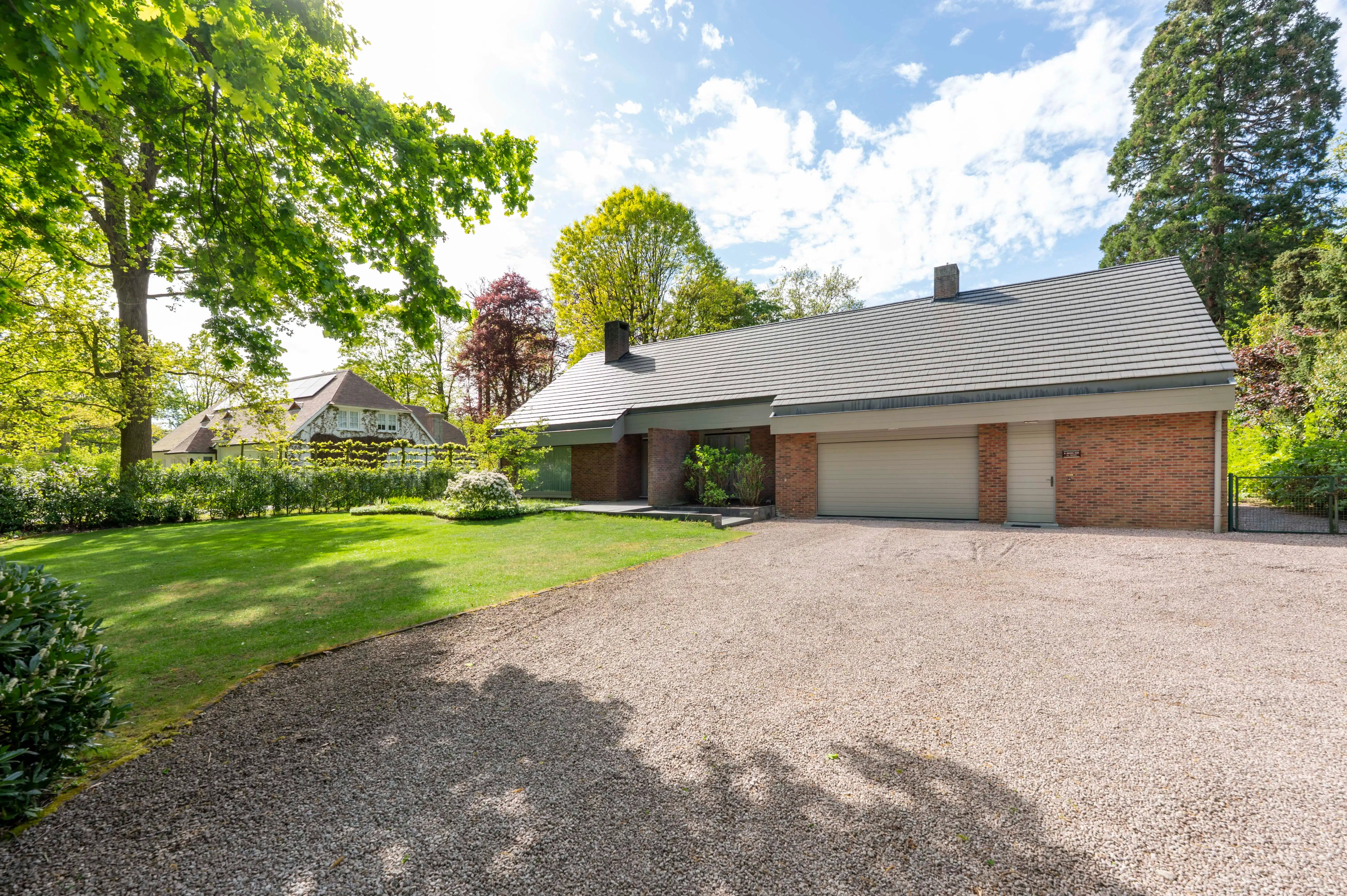 Ruime villa met praktijkruimte op toplocatie in Schotenhof. foto 3