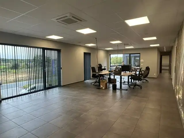Luxueuze en energiezuinige  kantoren met privéterras – Nolimpark, Pelt foto 12
