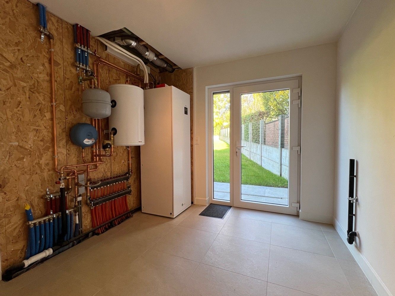 Volledig gerenoveerde woning met 3 slaapkamers en garage foto 7