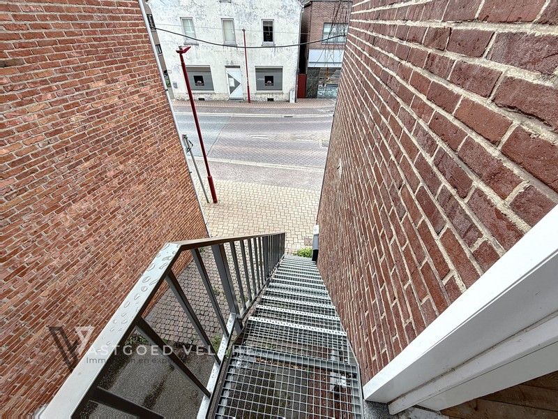 Te renoveren handelspand met duplex appartement op zichtlocatie foto 20
