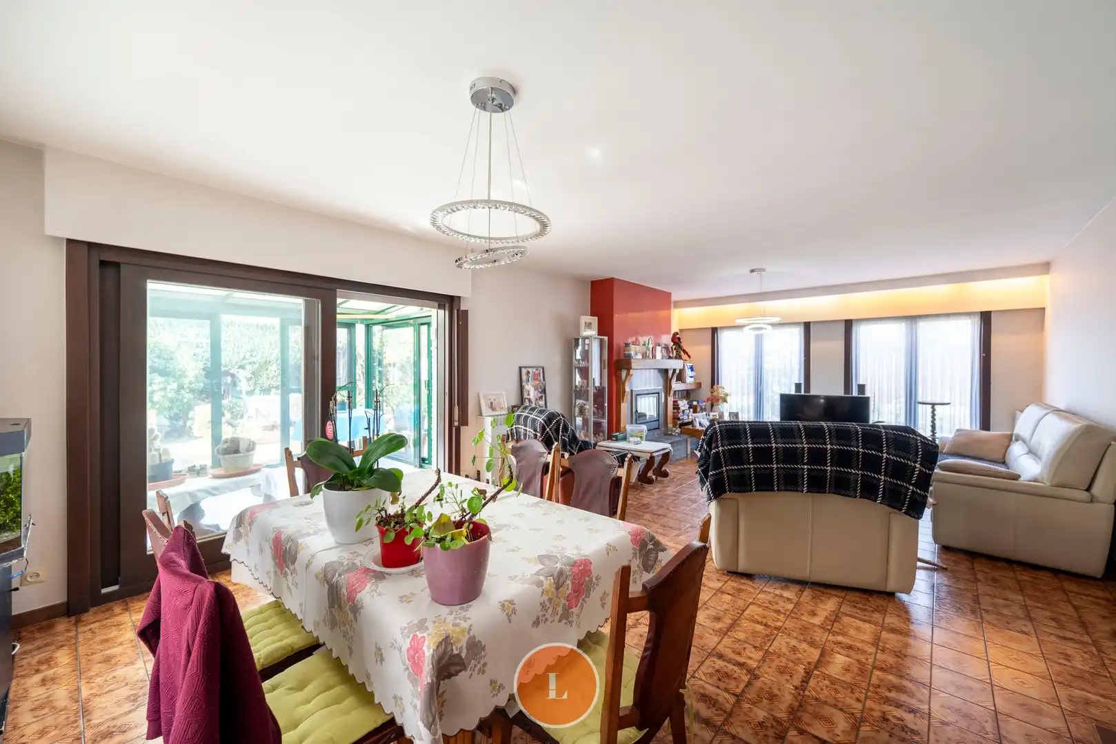 Te moderniseren bungalow met garage in rustige omgeving foto 6