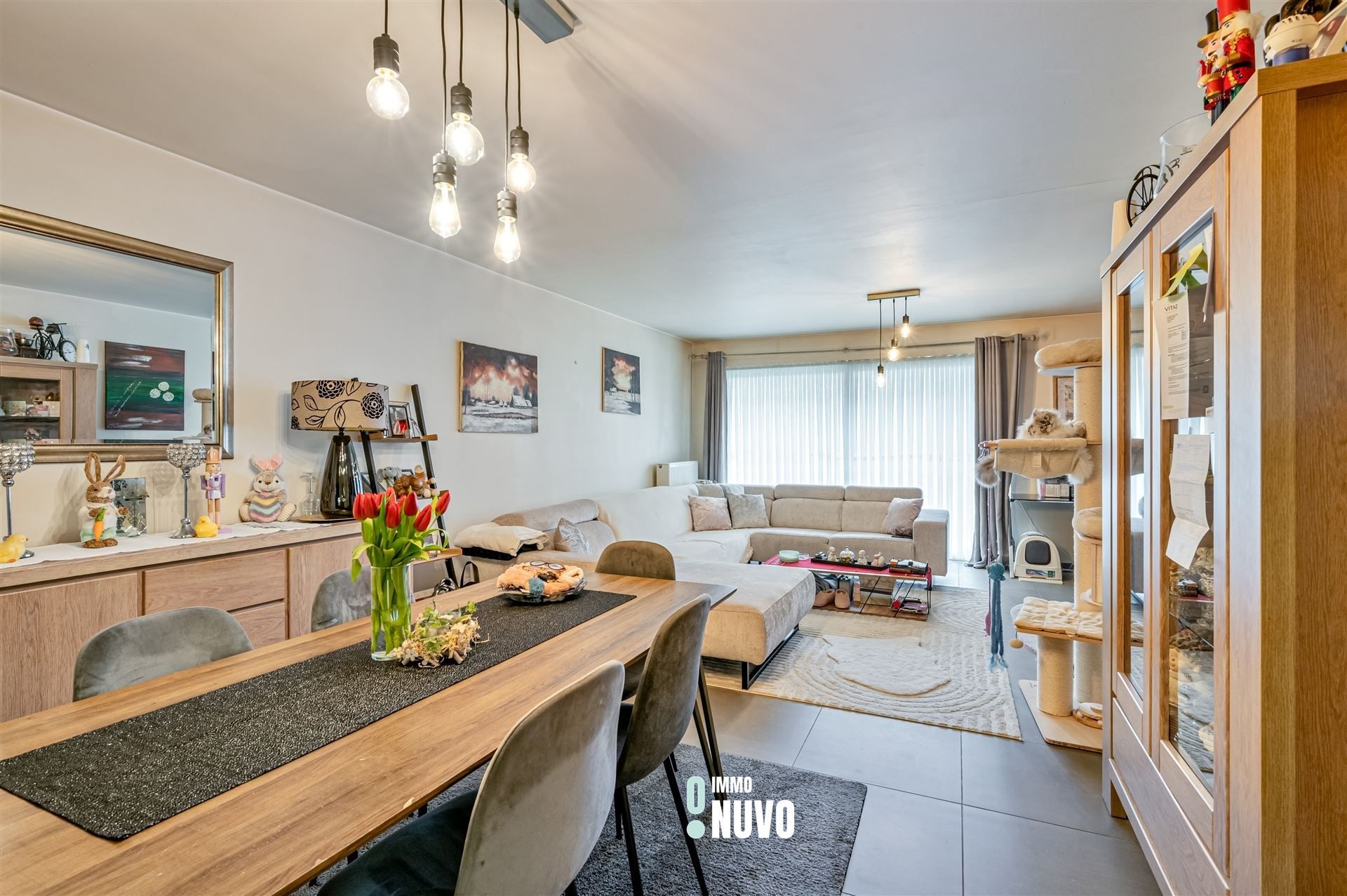 Gelijkvloers instapklaar 2 slaapkamer appartement met garage foto 2