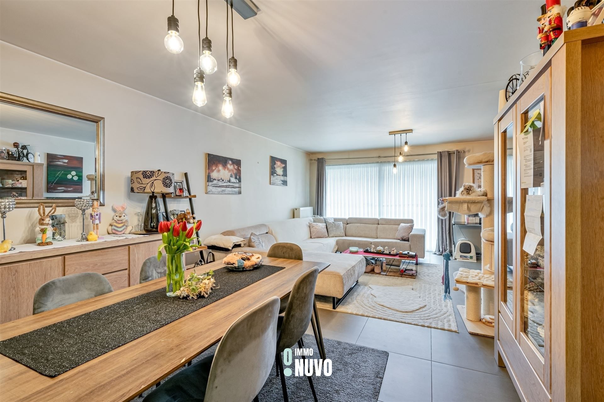 Gelijkvloers instapklaar 2 slaapkamer appartement met garage foto 2