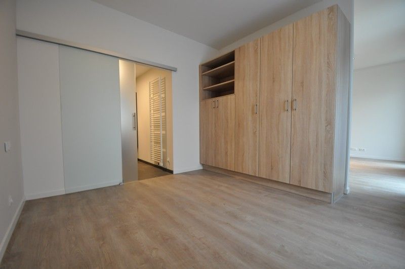 Assistentieflat omgeven door groen! foto 6